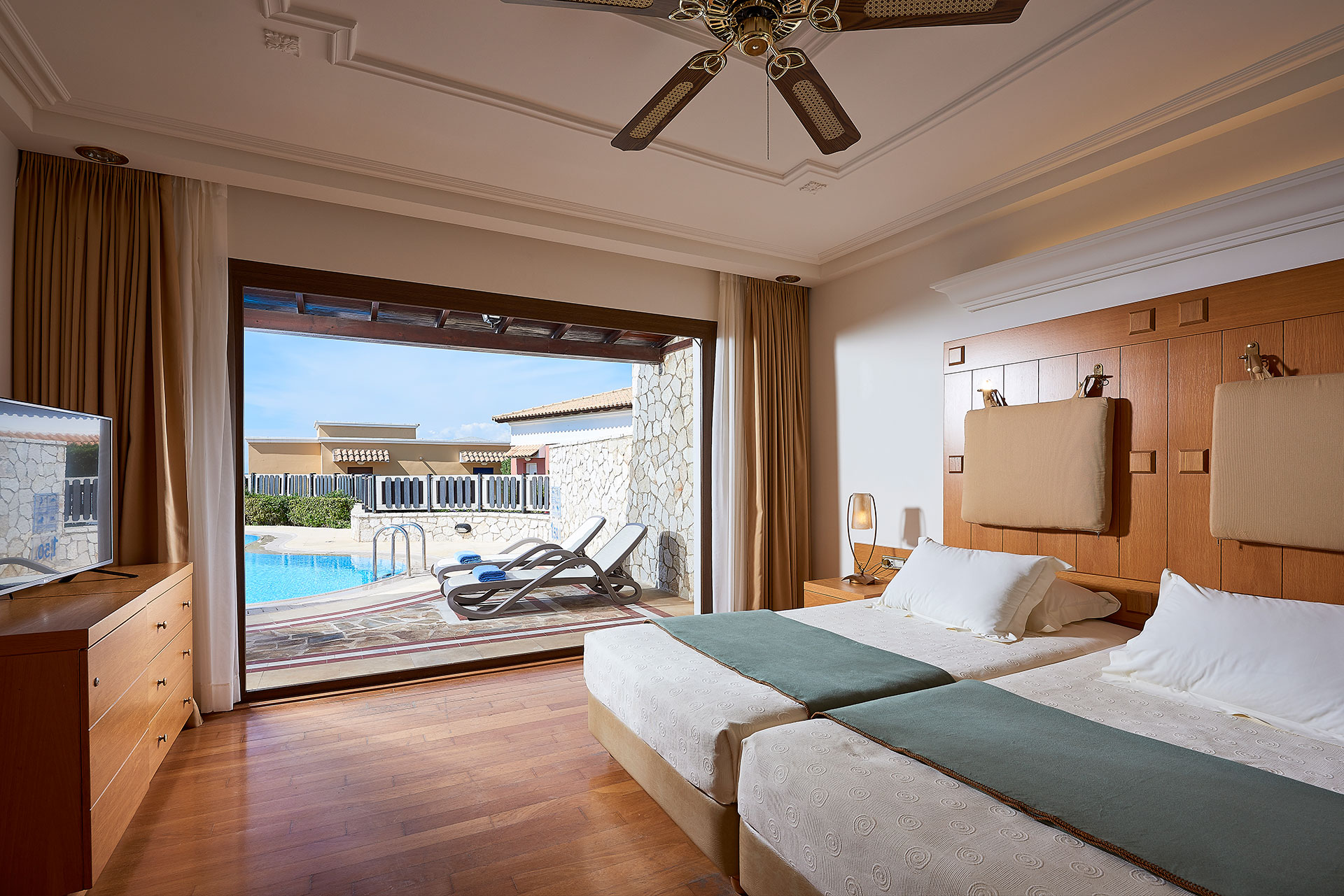 Aldemar Olympian Village Resort Ilis Suite Sharing Pool 2