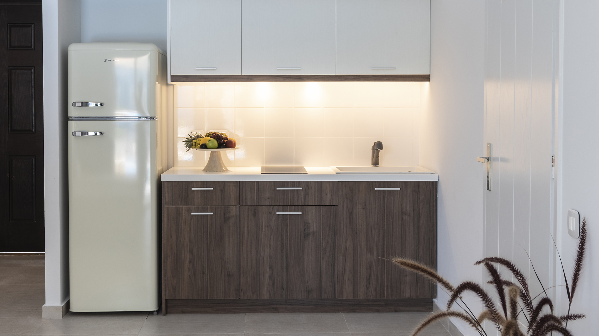 FAMILY APARTMENT SHARING POOL (3)